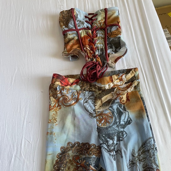 CUTEST set! Worn once. size small, hugs your body! - Picture 6 of 6